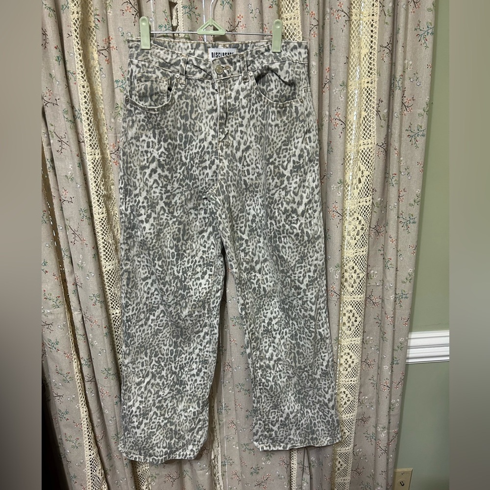 3/$30 Disclosure Brand Leopard Print Wide Leg 90’s Jeans Size 9 / 29